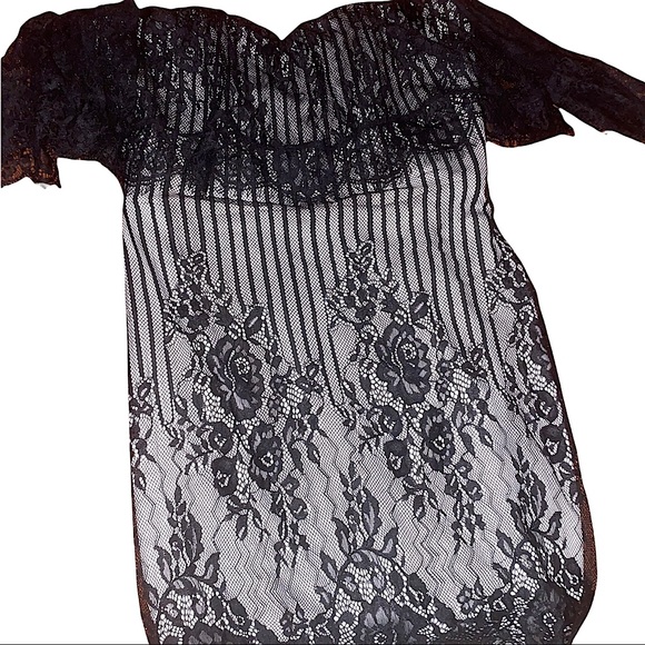 Ark nc. BEAUTIFUL black laced dress! Been worn ONCE. Price is negotiable - Picture 1 of 4